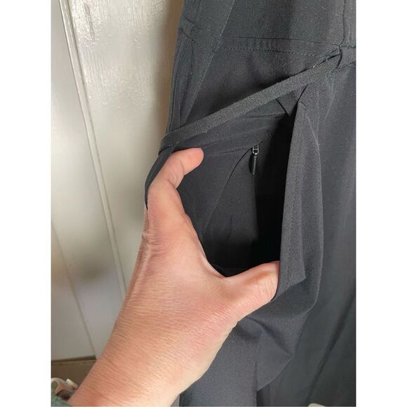 Athleta Black Sleeveless Romper Hike Walk Resort Casual Street Wear Preppy - Picture 11 of 16